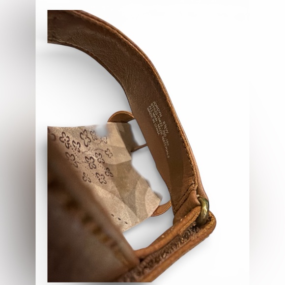 Baretraps brown sandals. - Picture 7 of 7